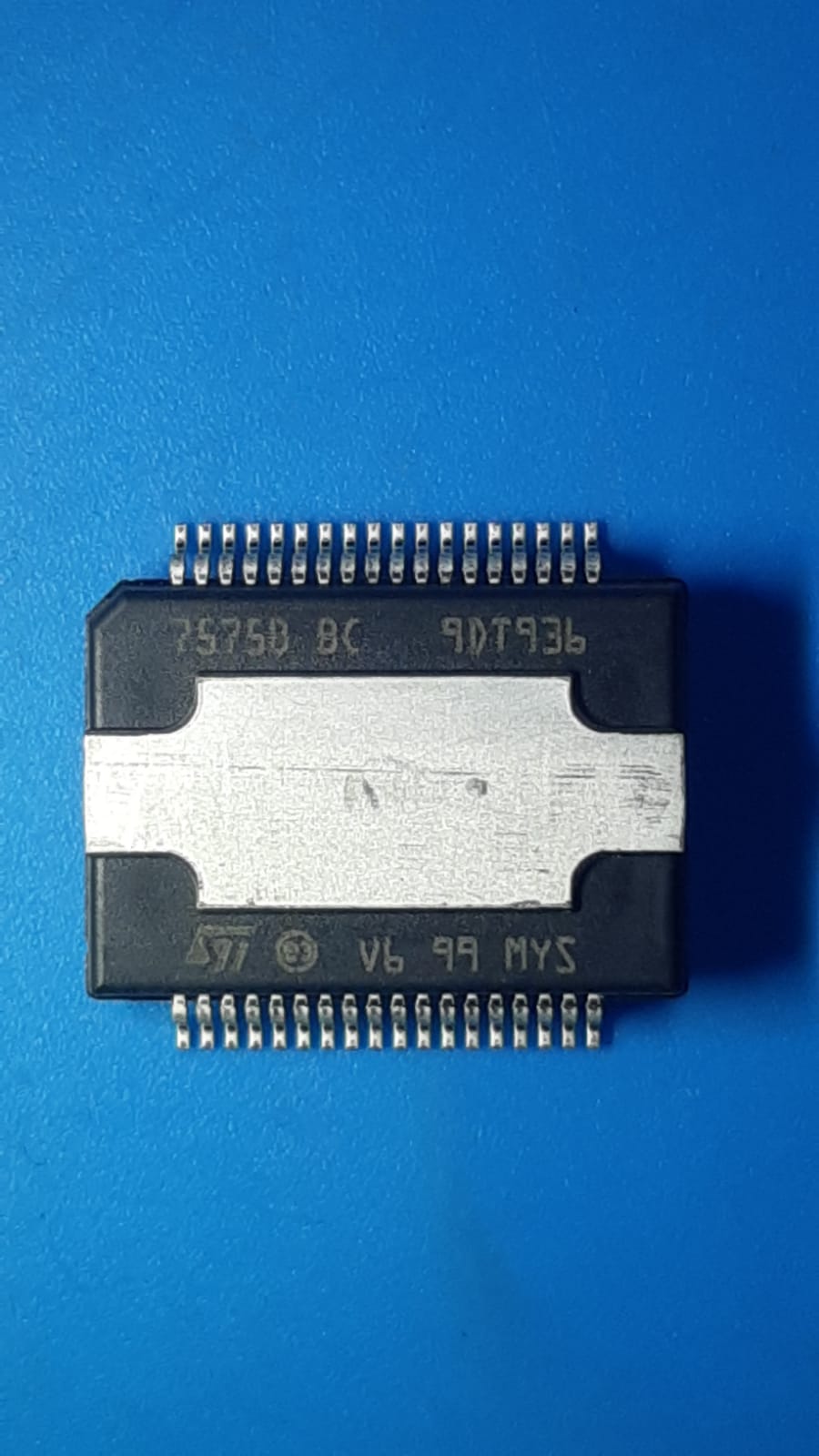 TDA7575B BC, a Integrated Circuit